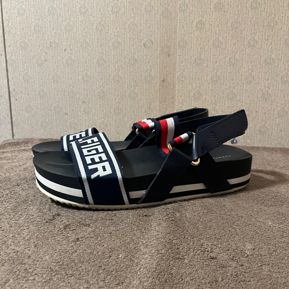 Sandals - Picture 2 of 3
